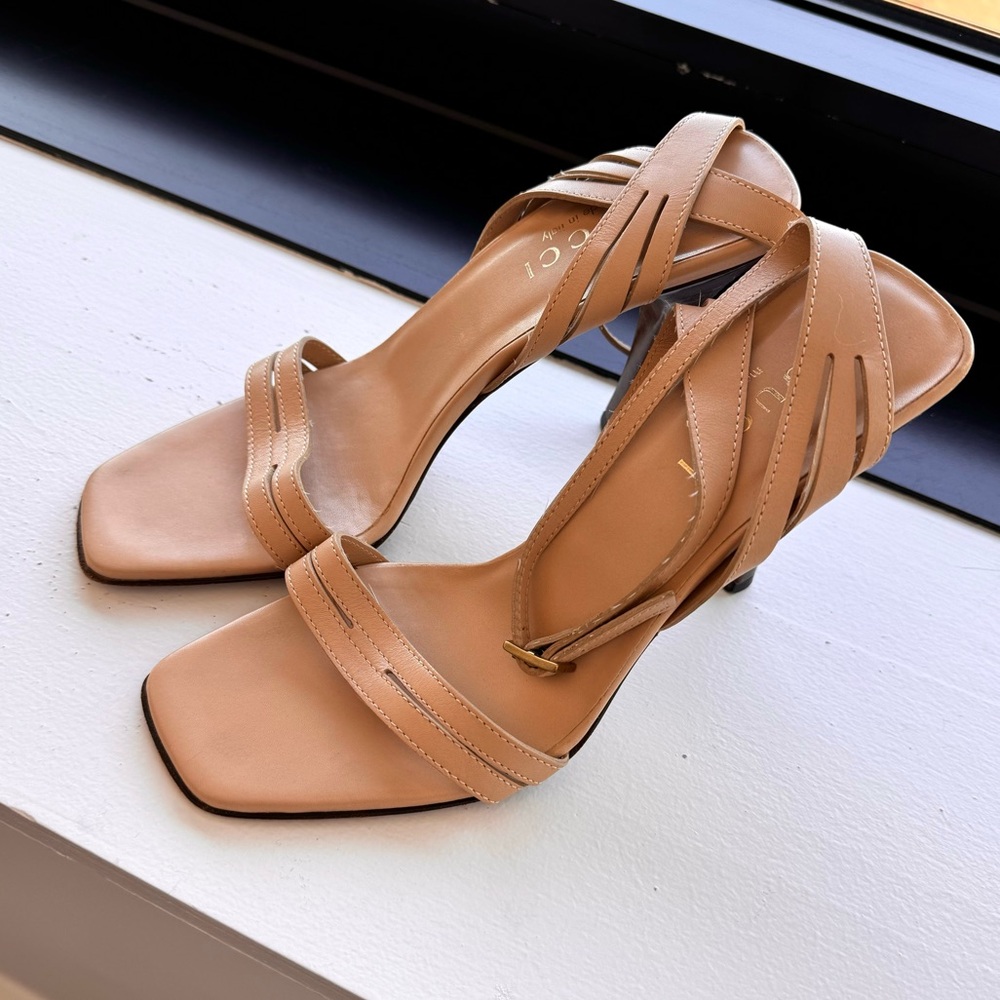 GUCCI Tan Strap Leather Heels